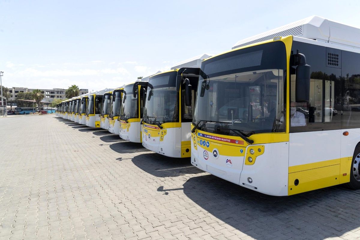 CNG\'li çevre dostu otobüslerin 33\'ü daha Mersin\'e geldi