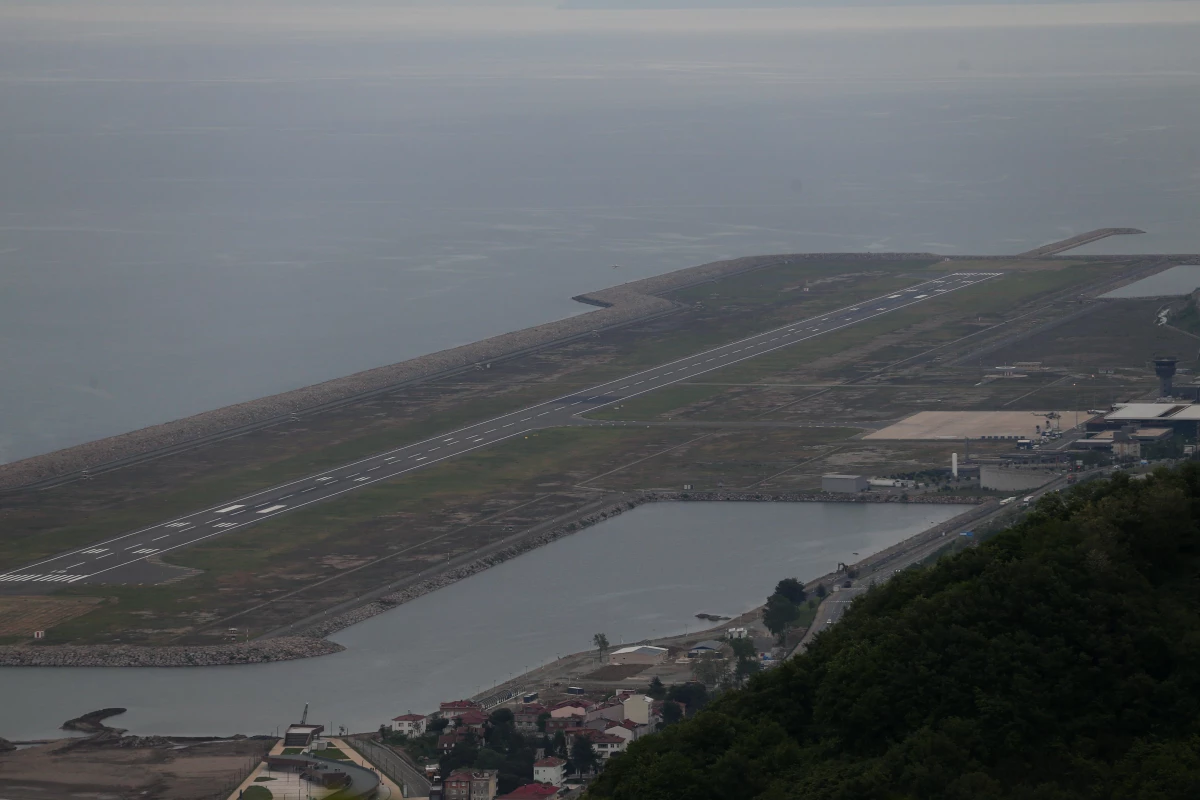 Deniz üzerine kurulan havalimanından 6 yılda yaklaşık 5 milyon yolcu yararlandı