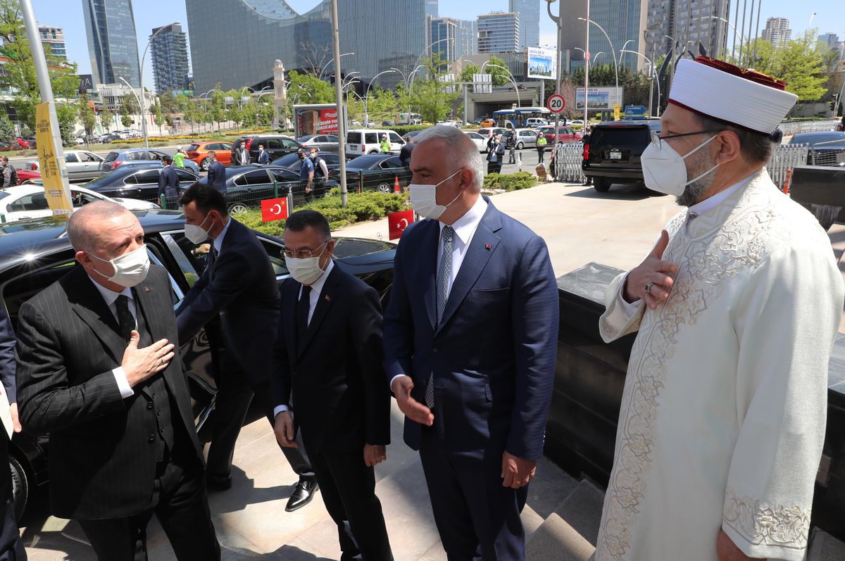 Diyanet İşleri Başkanı Erbaş, 1. Uluslararası Medya ve İslamofobi Sempozyumu\'nda konuştu Açıklaması