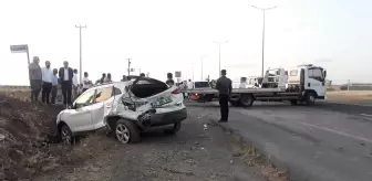 Diyarbakır'da minibüsle otomobil çarpıştı: 3 yaralı