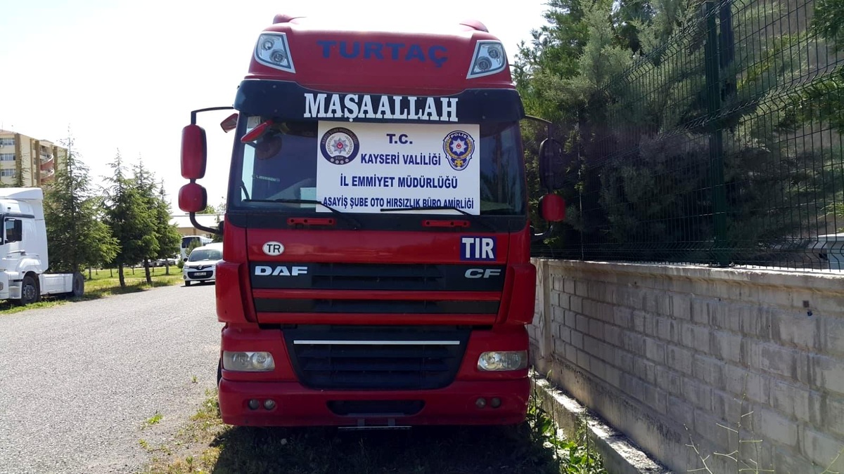 Haciz ve yakalamalı araçlardan çenç yapılan 2 çekici yakalandı