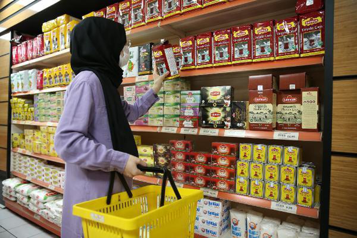İhtiyaç sahiplerinin ve mahalle esnafının yüzünü güldüren proje \'Komşu Esnaf\'