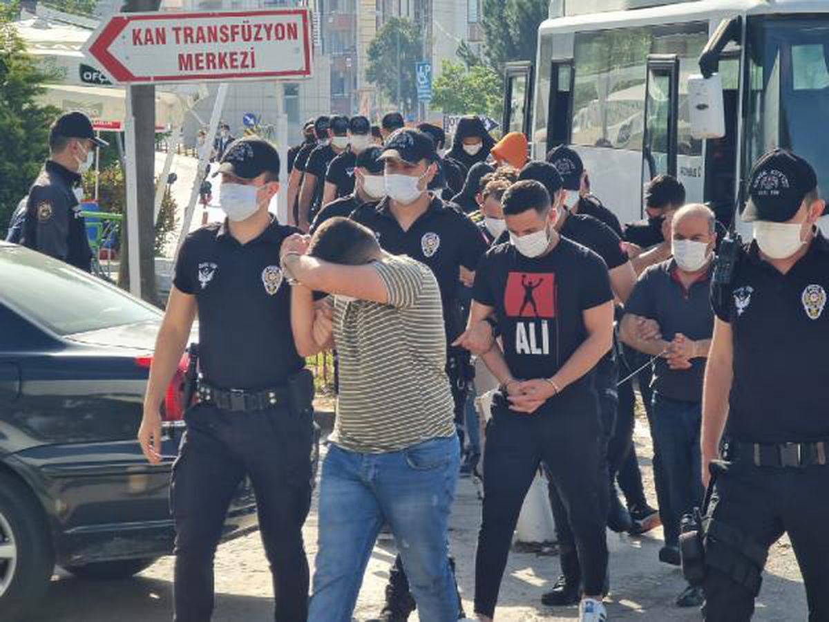 Kendilerini banka görevlisi olarak tanıtıp dolandırıcılık yapan 14 kişi tutuklandı