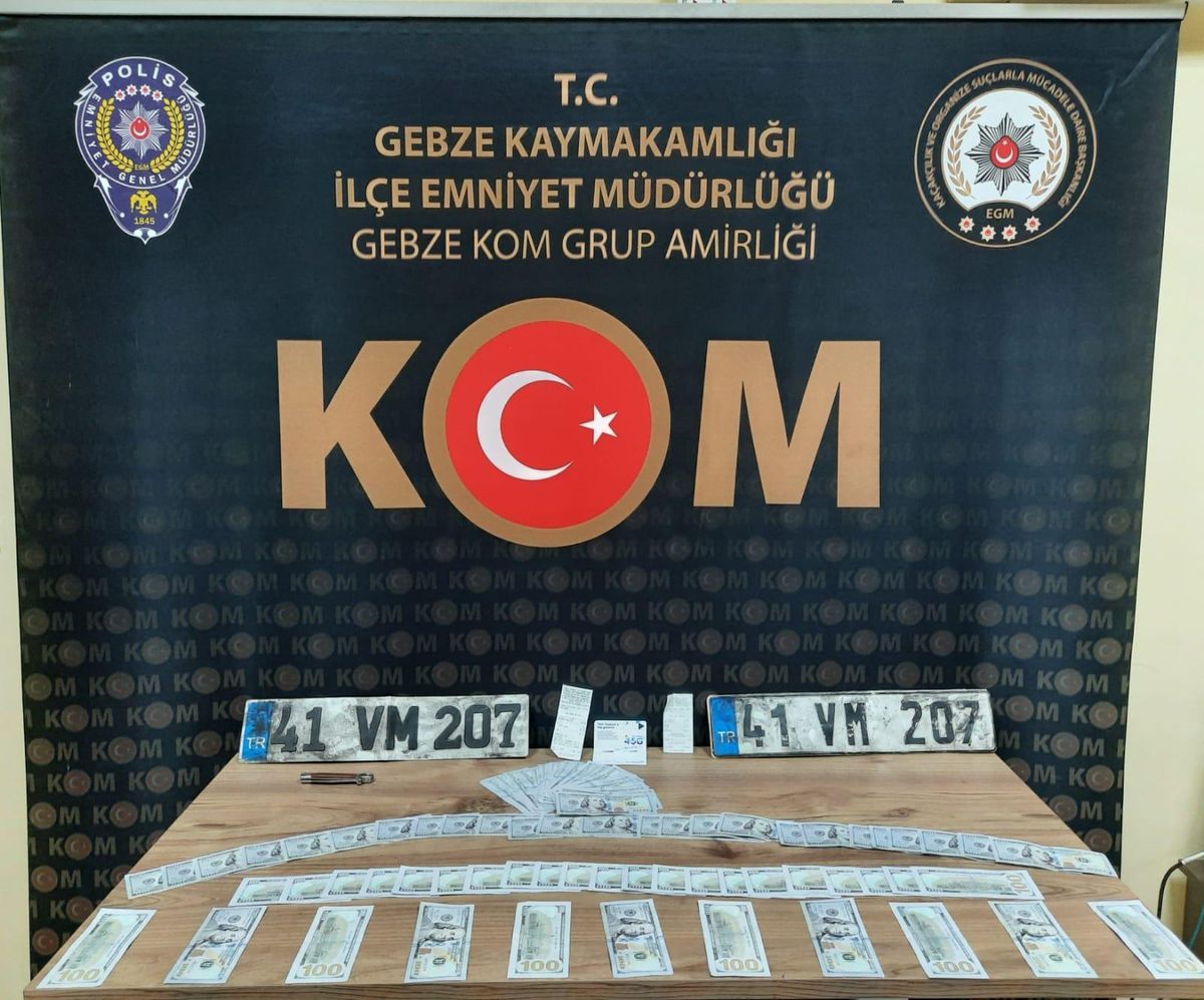 Kocaeli\'de sahte 11 bin 400 dolar ele geçirilen operasyonda 2 şüpheli yakalandı