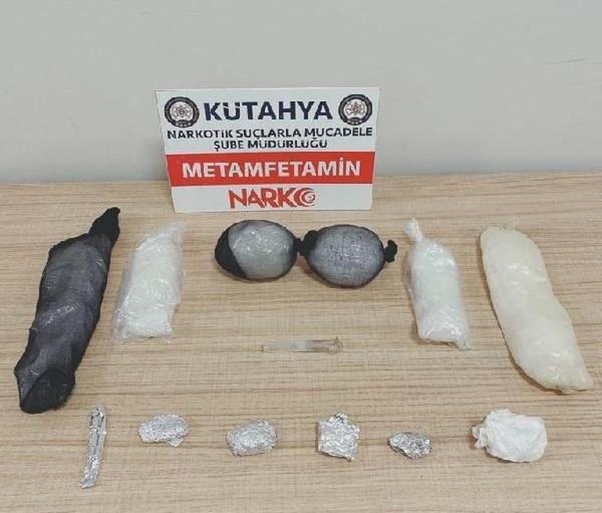 Kütahya\'da yabancı uyruklu kadın, beline sardığı uyuşturucuyla yakalandı