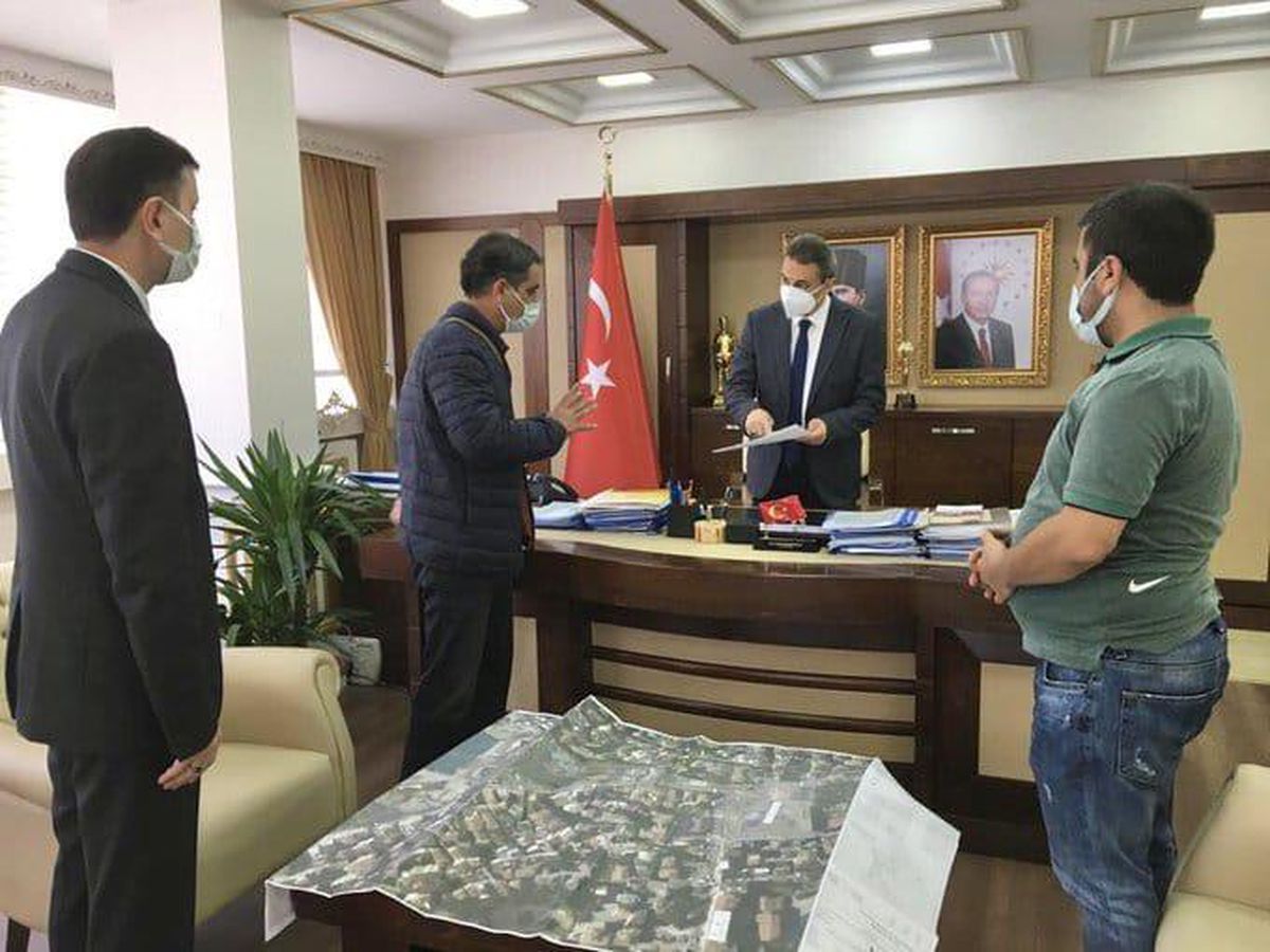 Sinop Valisi Karaömeroğlu Kent Meydanı Millet Bahçesi Projesi\'ne ilişkin bilgi aldı