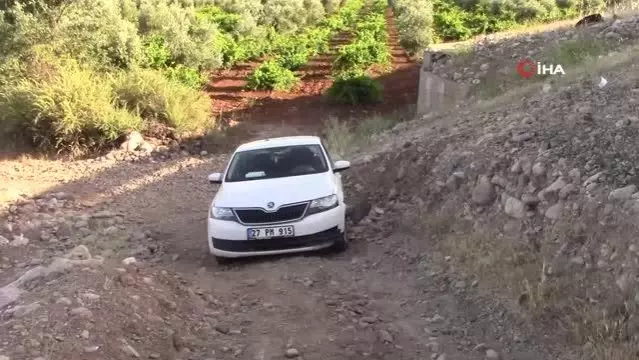 Terk edilen araçta 3 kilogram uyuşturucu çıktı Terk edilen araçta 3 kilogram uyuşturucu çıktı