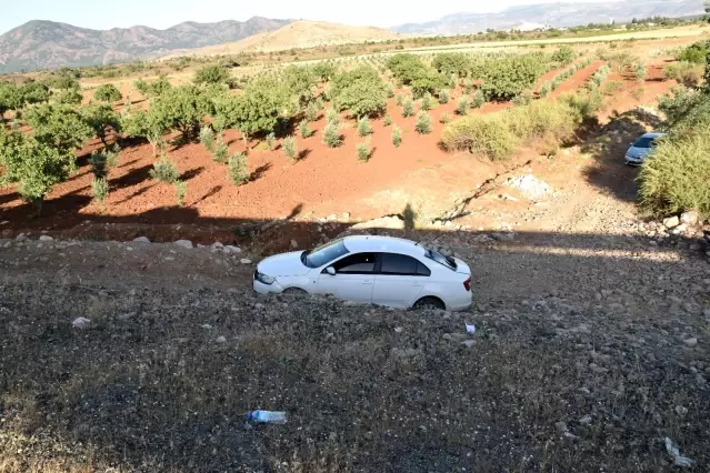 Terk edilen araçta 3 kilogram uyuşturucu çıktı Terk edilen araçta 3 kilogram uyuşturucu çıktı