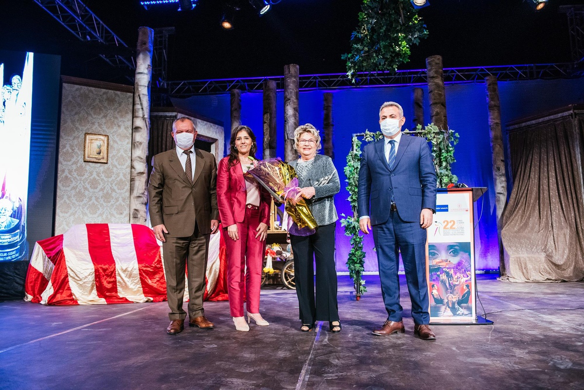 Uluslararası Adana Tiyatro Festivali, Adana\'da 22\'nci kez perdelerini açtı