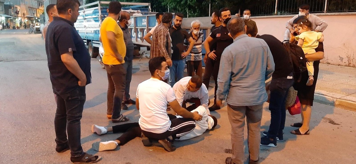 Yayaya çarpmamak için motosikleti devirdi: 1 yaralı