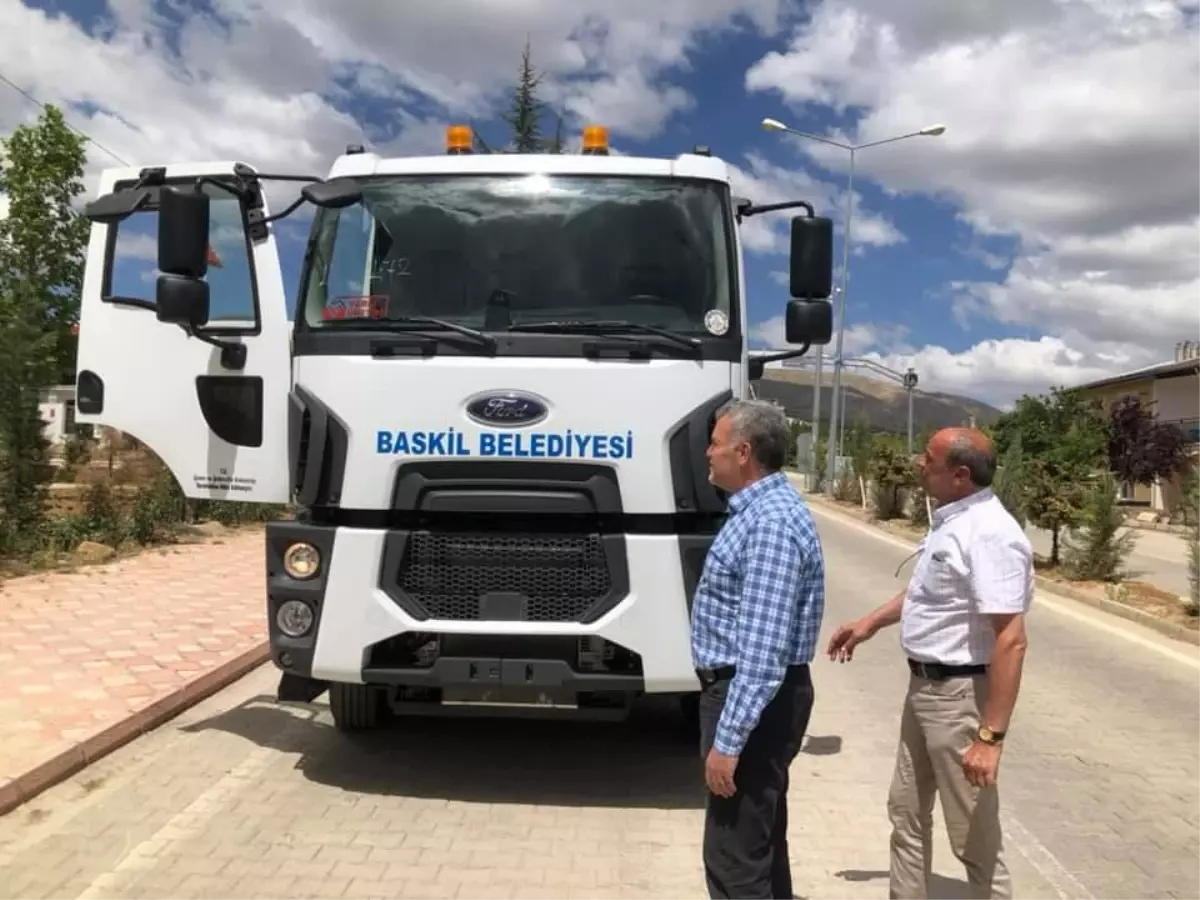 Çevre ve Şehircilik Bakanlığı, Baskil Belediyesine vidanjör hibe etti