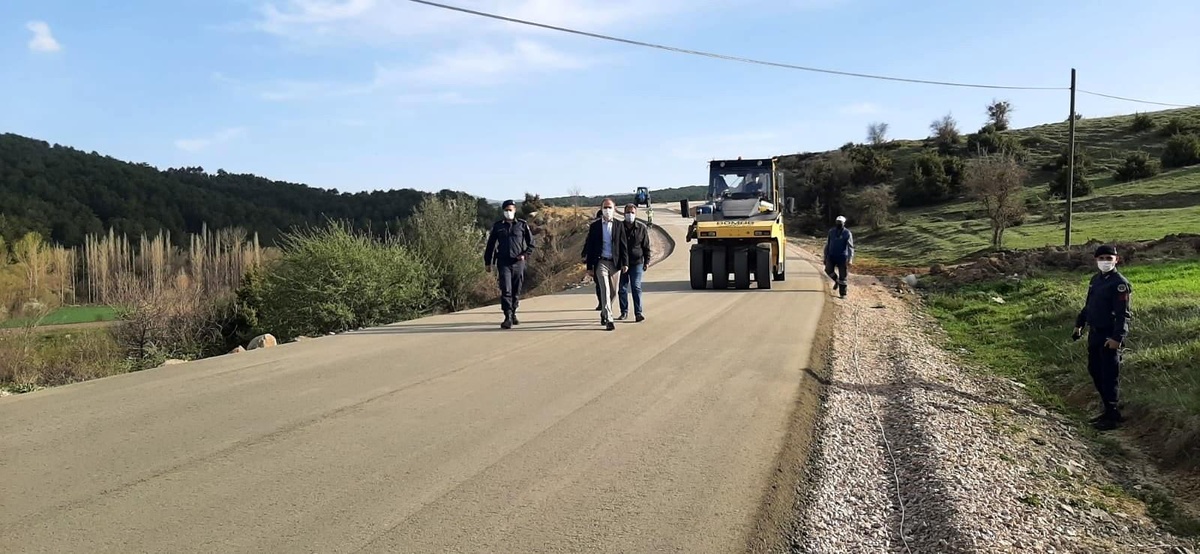 Dumlupınar\'da köy yollarına beton asfalt