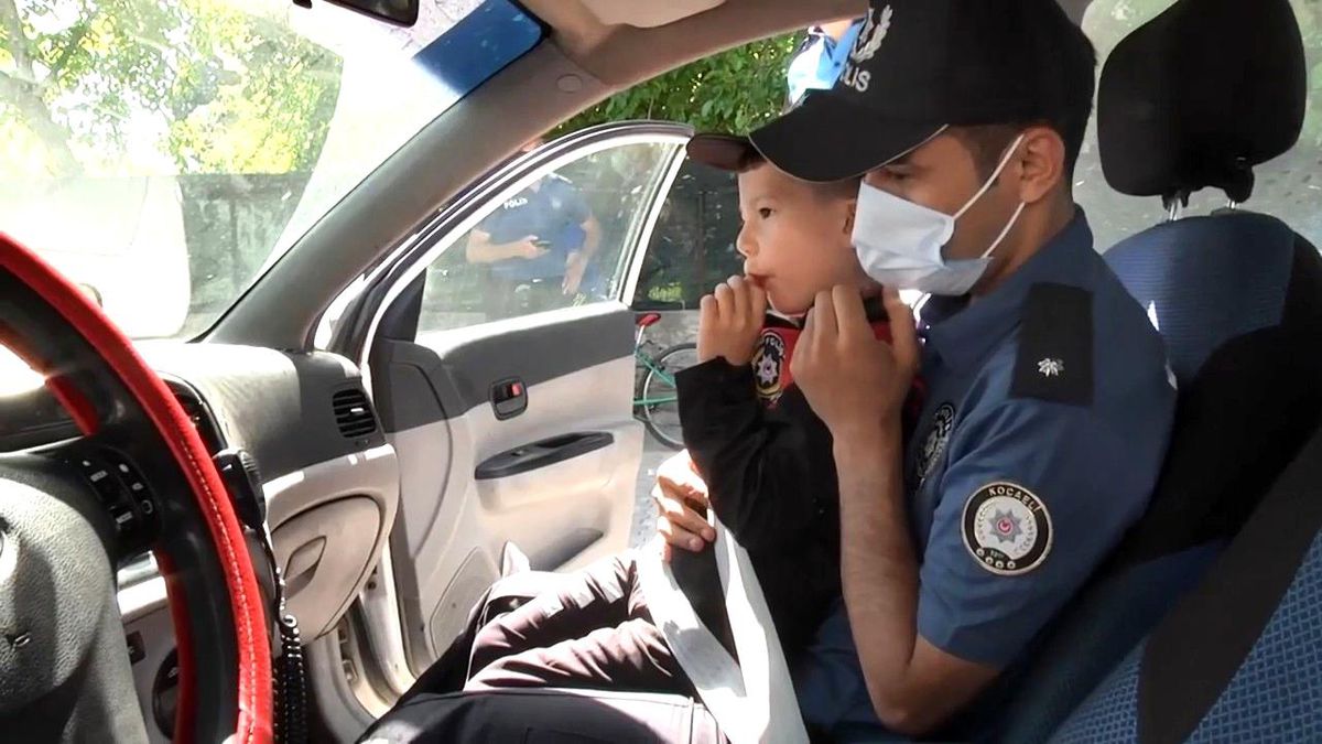 Son dakika 3. sayfa: Görevden göreve koşan polis ekiplerinden alkışlanacak hareket