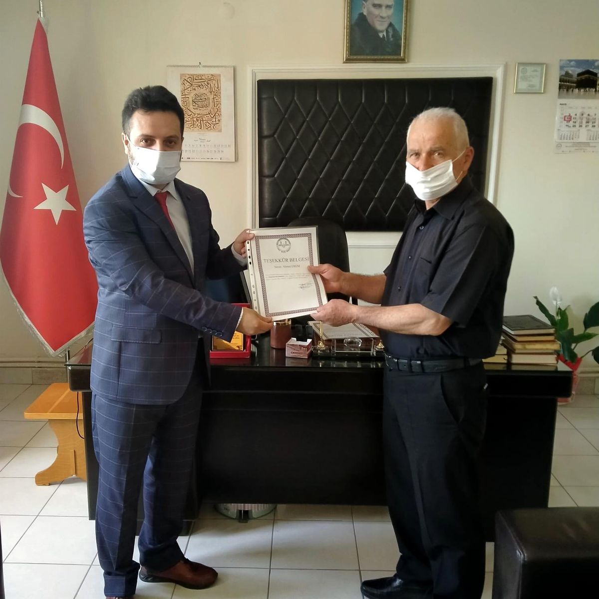 Hayırsever çift 3 arsasını Diyanet Vakfı\'na bağışladı