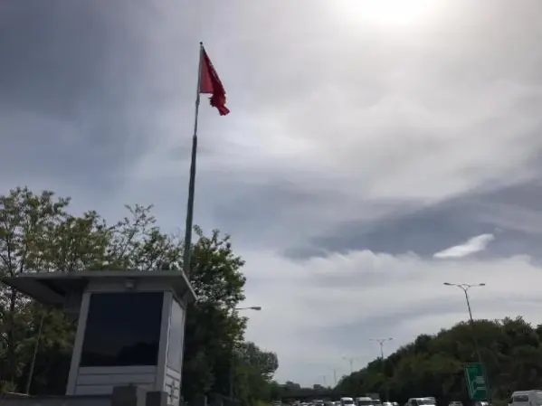 İSTANBUL EMNİYETİ'NİN CAM BAYRAK DİREKLERİ... İSTANBUL EMNİYETİ'NİN CAM BAYRAK DİREKLERİ...