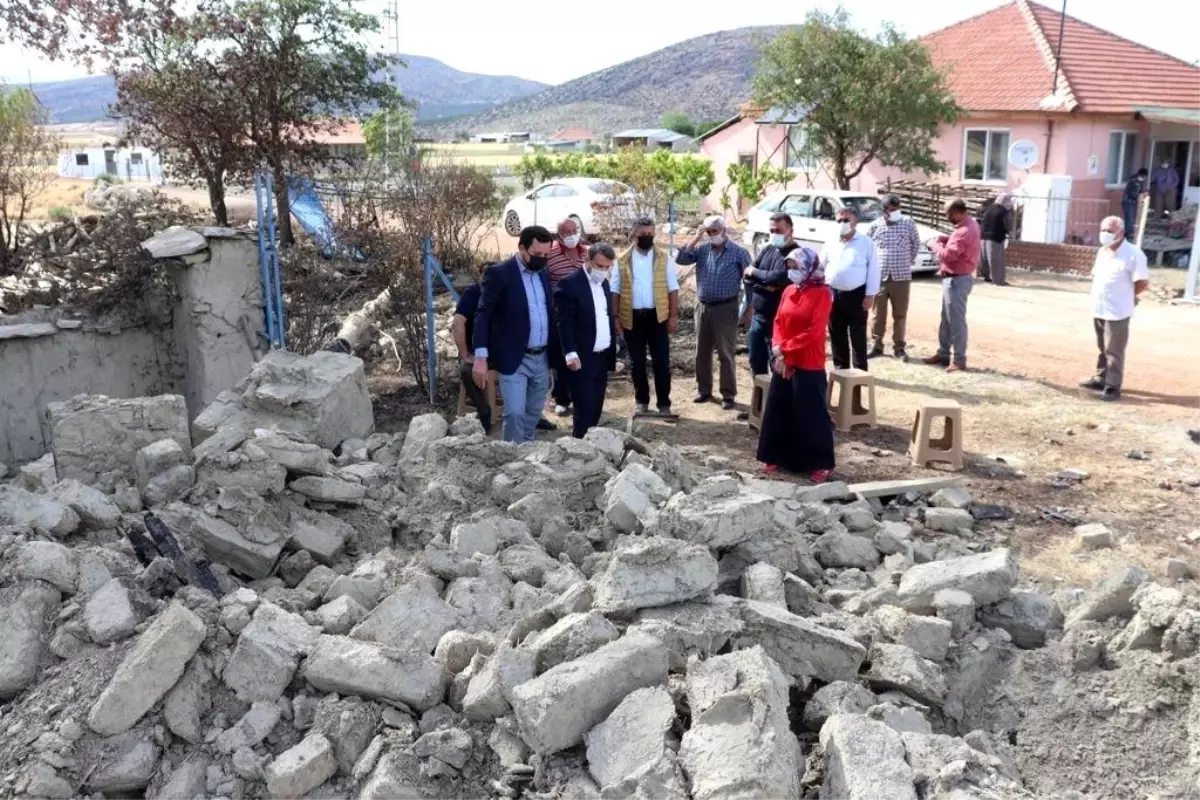 Kaymakam evi yanan vatandaşı ziyaret edip destek sözü verdi