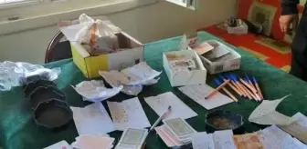 Kiraladıkları evde kumar oynarken yakalandılar