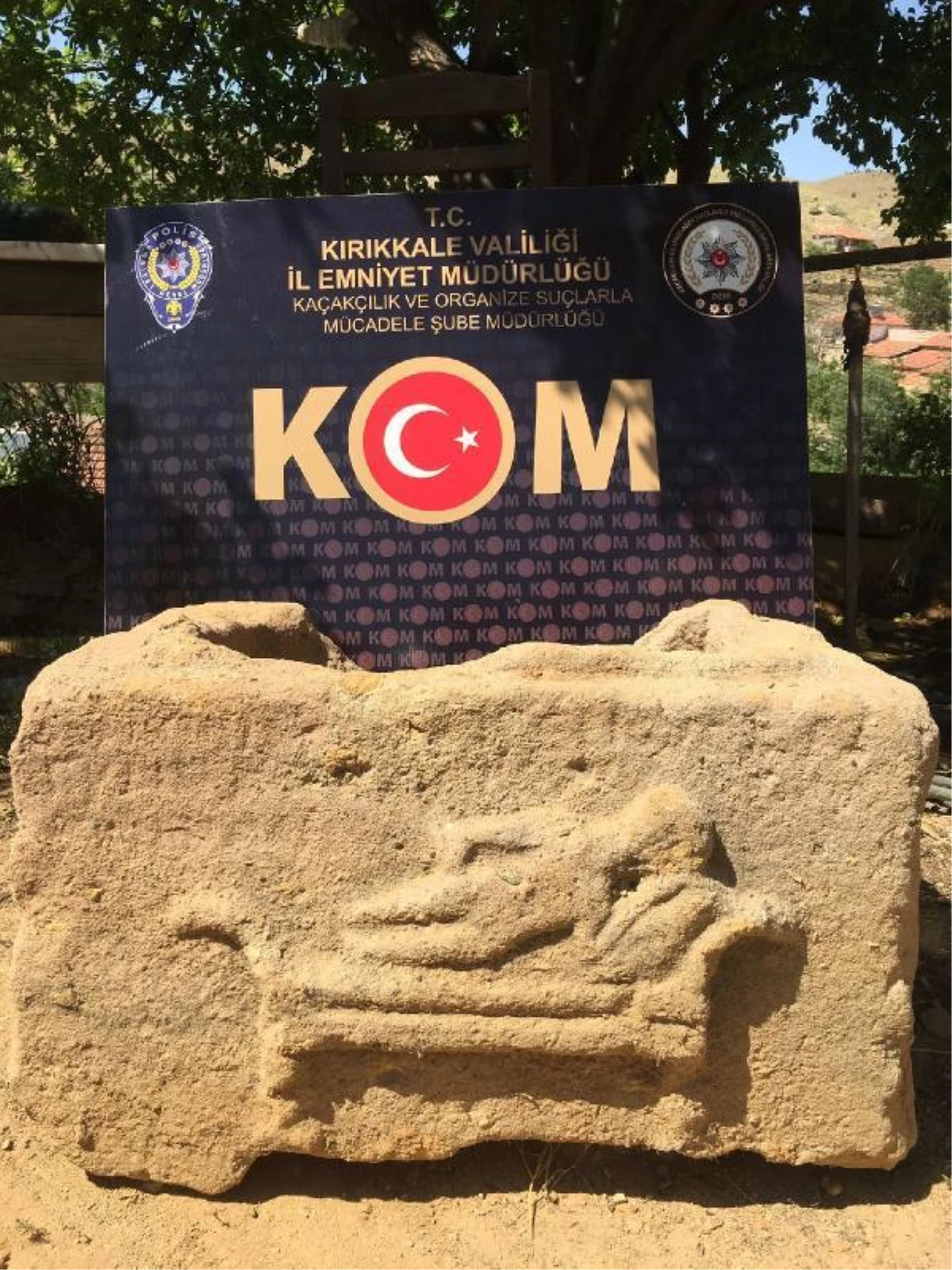 Kırıkkale polisi, Roma dönemine ait lahit mezar ele geçirdi