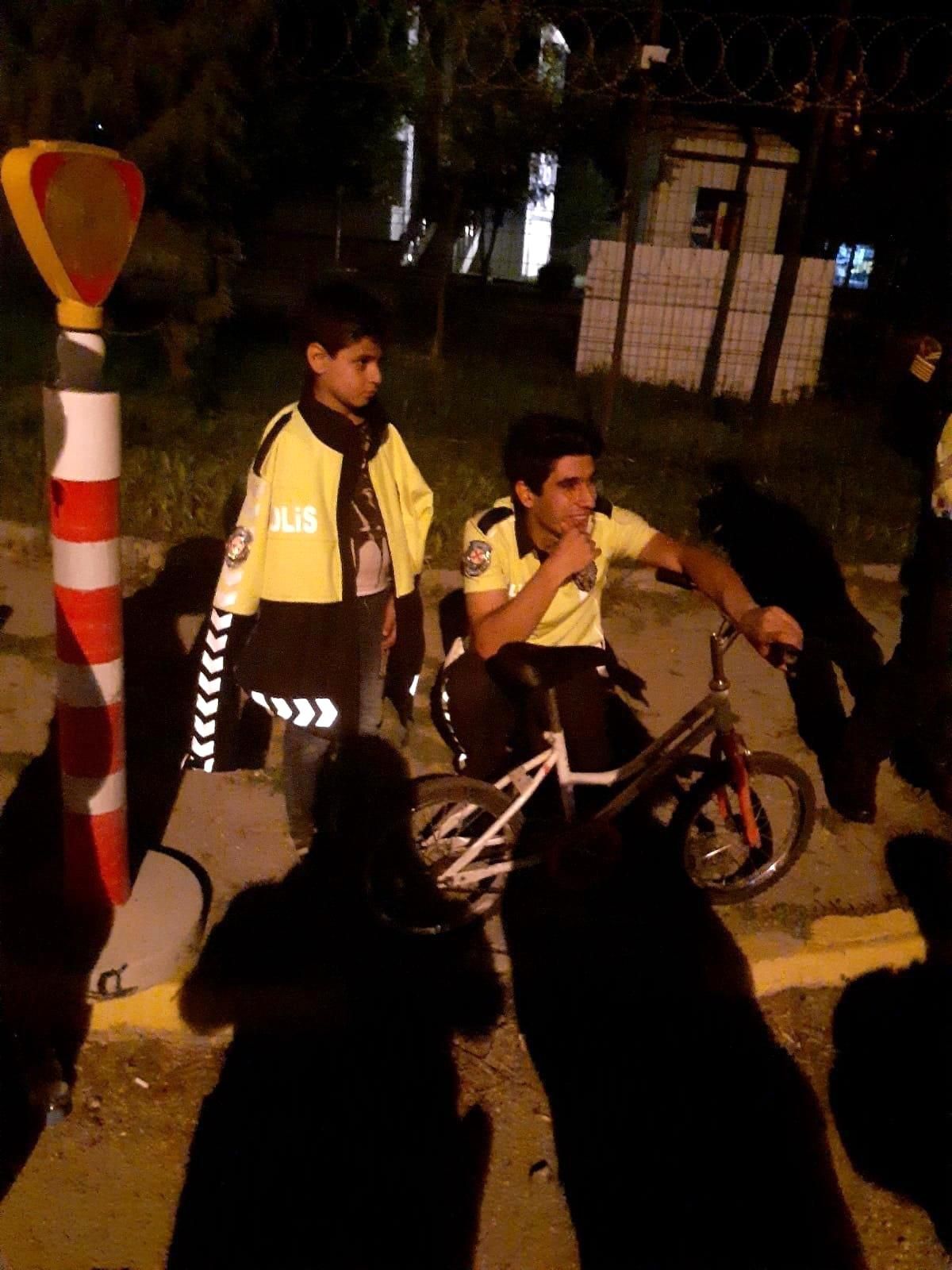 Kısıtlama saatlerinde kaybolan çocuk kentten 10 kilometre uzakta bulundu