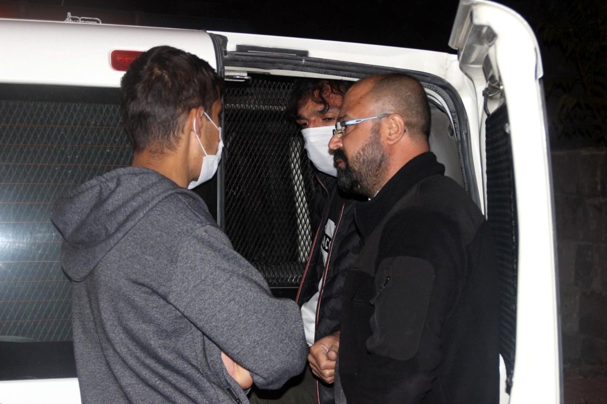 Komşusunun kafasını taşla ezerek öldüren sanığa \'ağırlaştırılmış müebbet\' istemi
