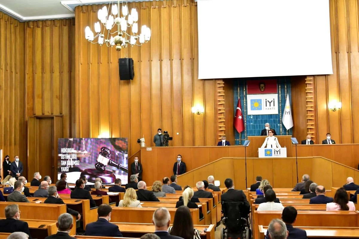 Meral Akşener partisinin \'parlamenter sistem\' önerisini açıkladı