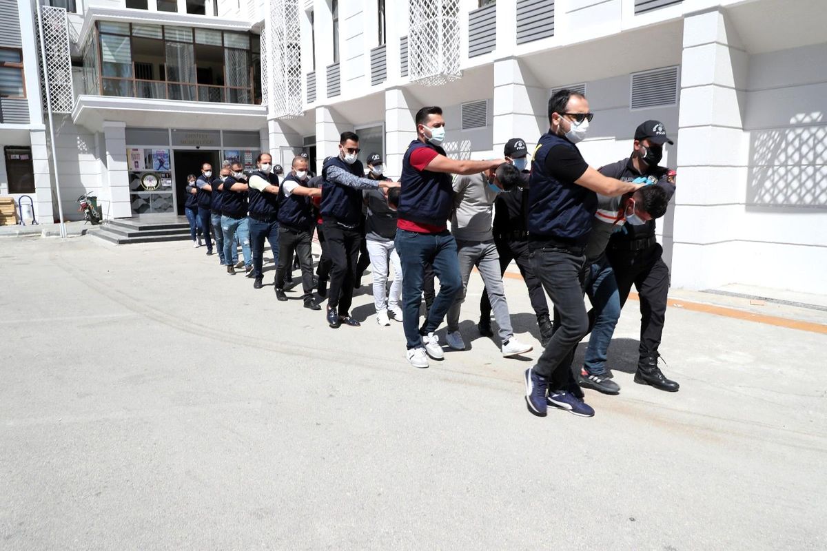 Mersin\'de \'Sahil Rüzgarı\' operasyonunda 6 kişi tutuklandı