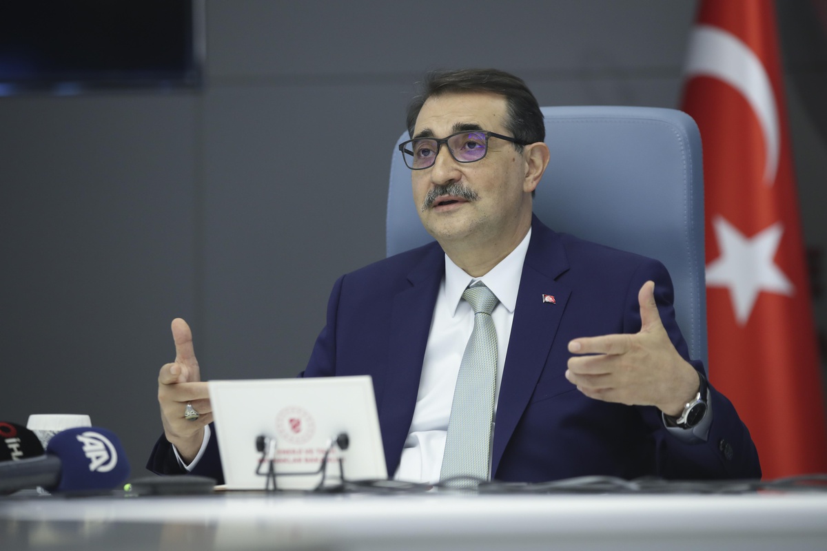 Rüzgar ve güneşte bu yıl 4 bin megavat kapasite için yarışma yapılacak