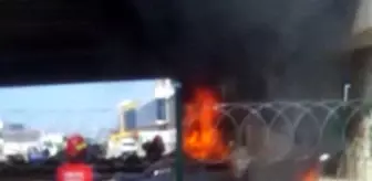 Seyir halindeki araç alevlere teslim oldu