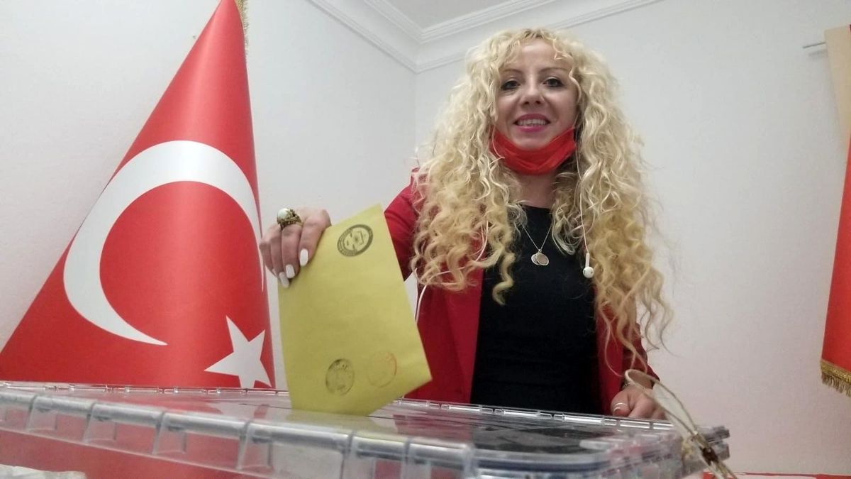 TDP Manisa\'da ilk resmi kongresini yaptı