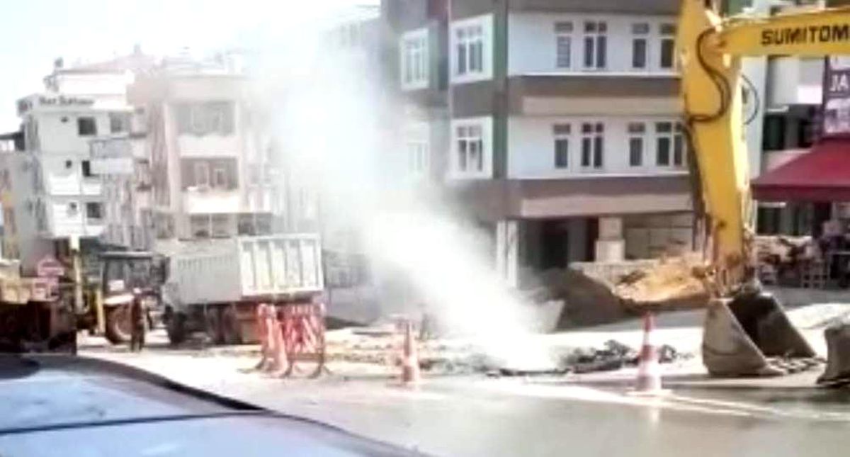 Trabzon\'da patlayan doğalgaz borusu paniğe neden oldu