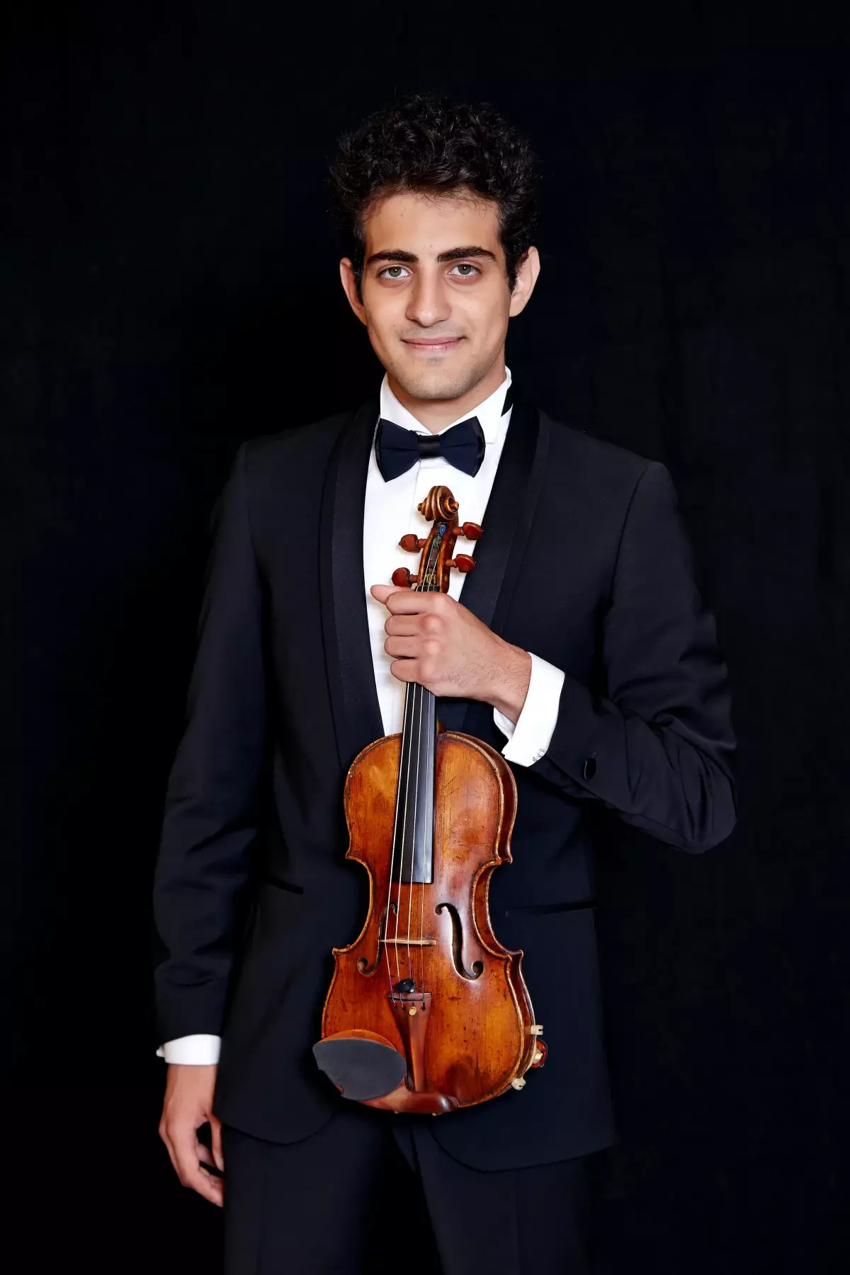 ÇEV Sanat\'ın genç keman sanatçısı Elvin Hoxha Ganiyev, Rusya\'da konser verecek