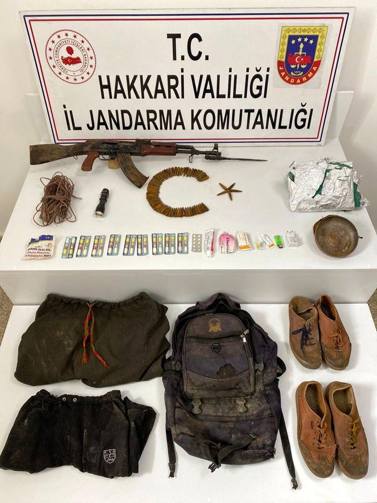 Son dakika haberleri! Eren-14 Operasyonu\'nda silah ve mühimmatlar ele geçirildi