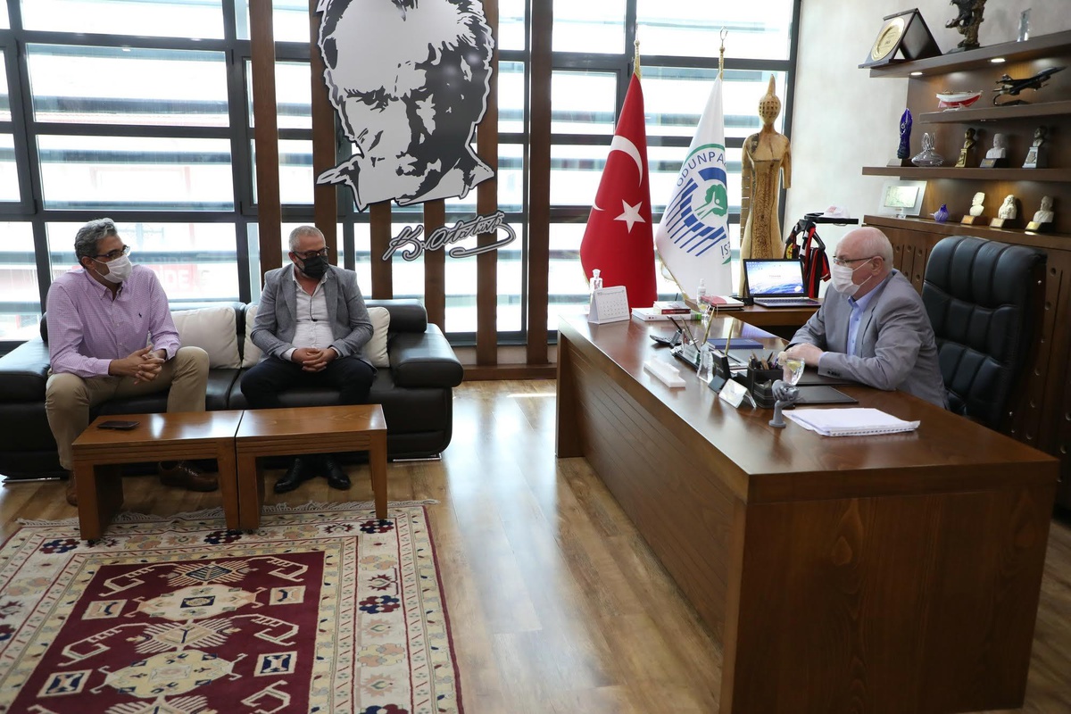 Filistin Yardımlaşma ve Destekleme Derneğinden Başkan Kurt\'a teşekkür ziyareti