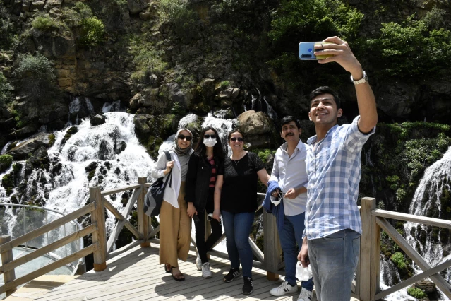 Gümüşhane'deki 40 gözeli Tomara Şelalesi'nde 200 bin ziyaretçi hedefleniyor
