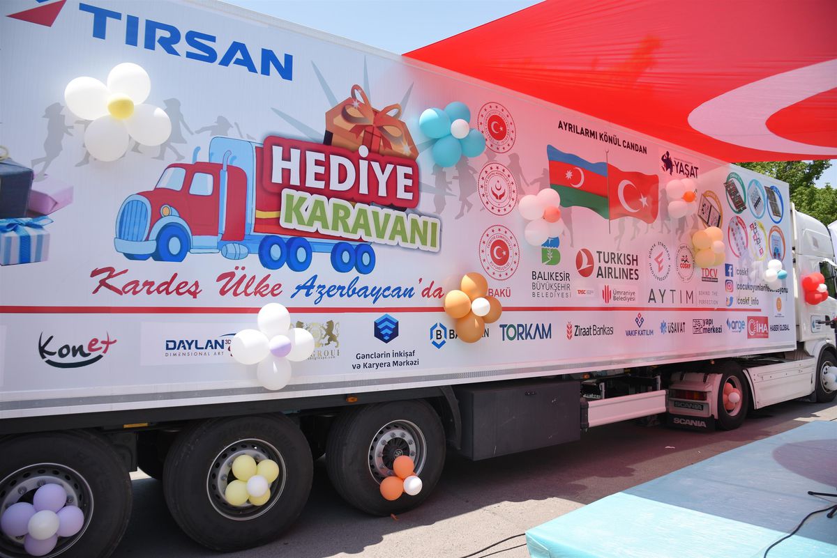 "Hediye Karavanı" Azerbaycanlı çocuklar için Balıkesir\'den yola çıktı