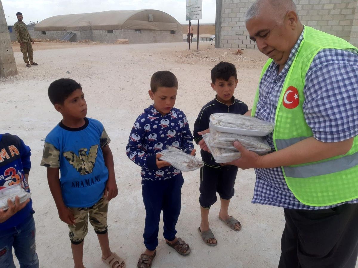 İMKANDER, Suriyeli 6 bin aileye lahmacun dağıttı