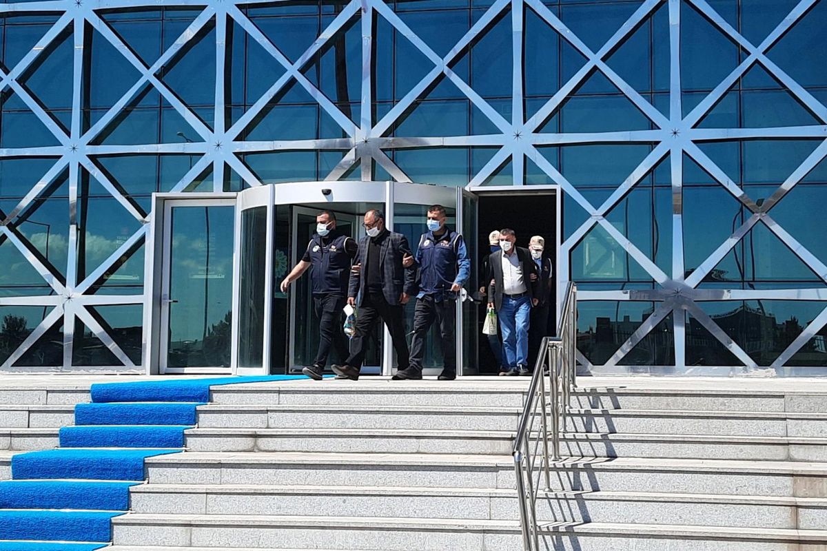 Kars\'ta terör operasyonu zanlıları adliyeye sevk edildi