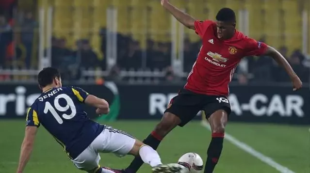 Matematik öğretmeninden Rashford'a ırkçı saldırı! Sosyal medya İngiliz yıldız için ayağa kalktı