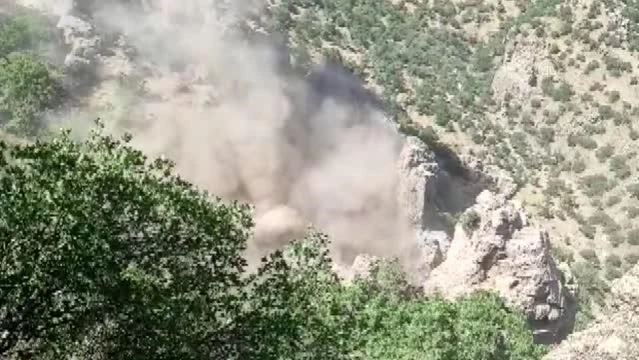 PKK'lı teröristlere ait sığınaklarda patlayıcı ve yaşam malzemesi ele geçirildi