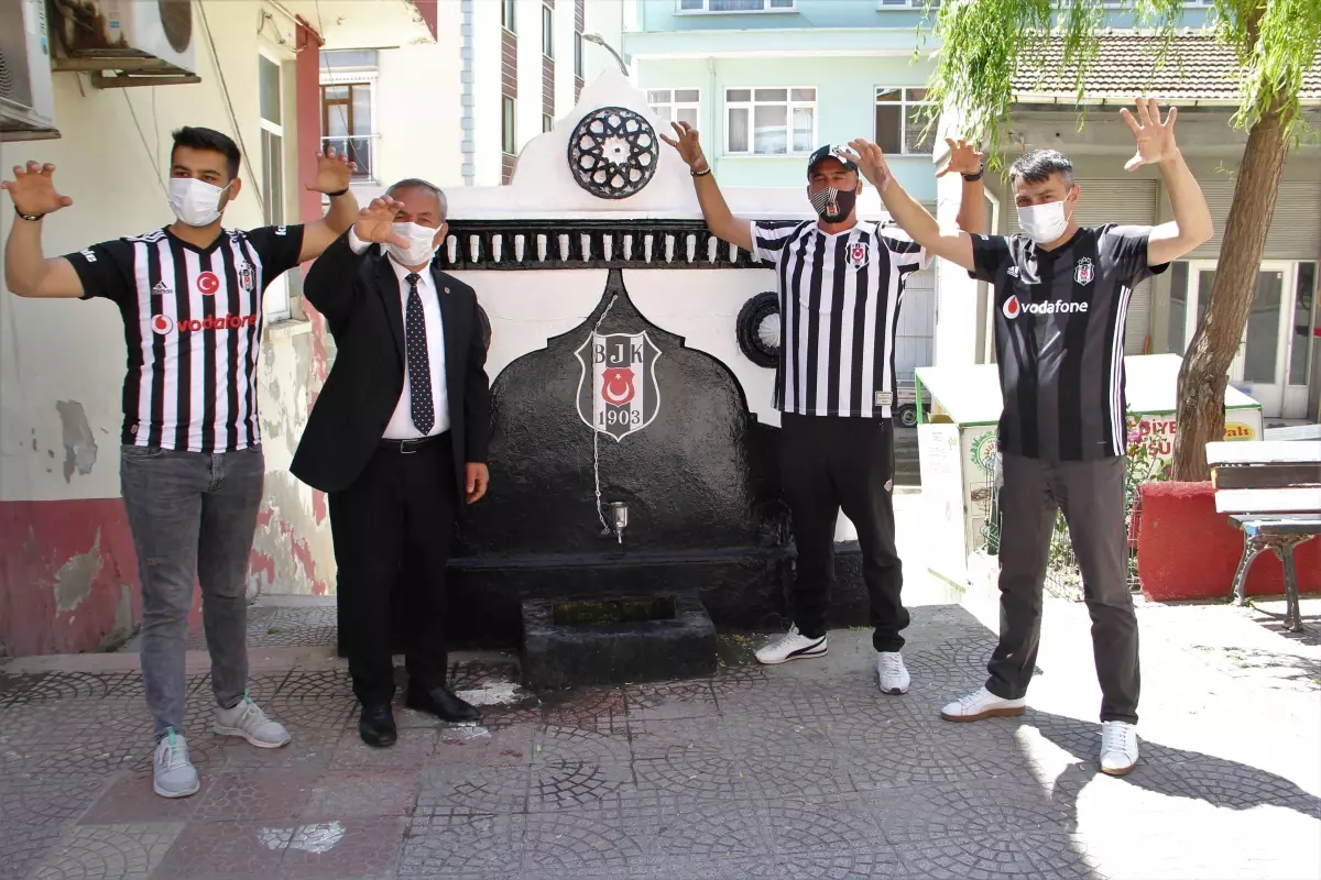 "Şampiyon Çeşme" bu yıl Beşiktaş\'ın renklerine büründü