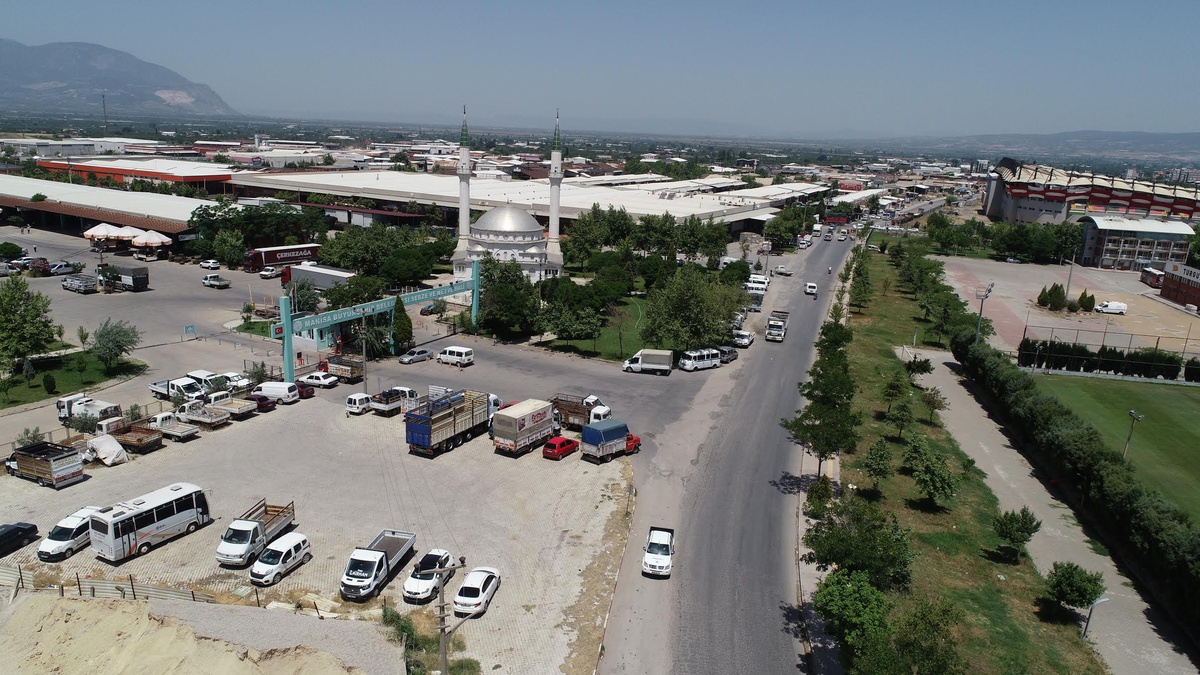 Turgutlu\'da hastane yolu yenileniyor