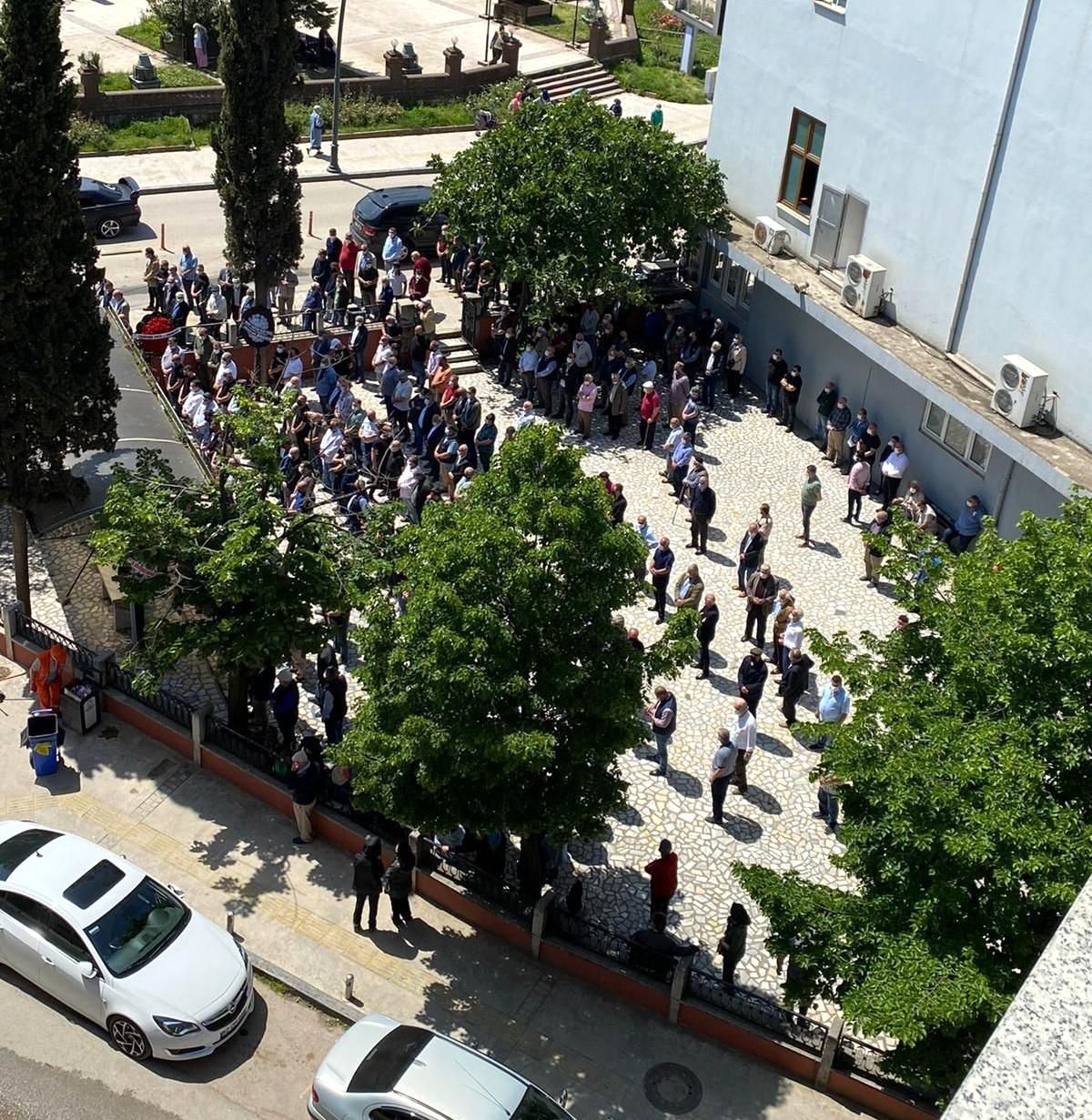 Son dakika haberleri | Yaşadığı cinnet sonrası öldürdüğü kardeşi ile birlikte toprağa verildi