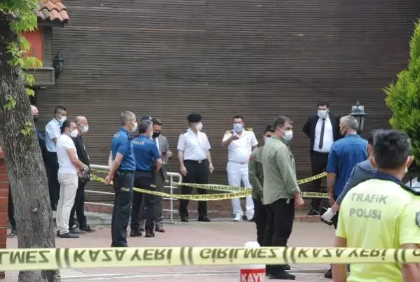 24 yıllık polis memuru, nöbetçi kulübesinde intihar etti 24 yıllık polis memuru, nöbetçi kulübesinde intihar etti
