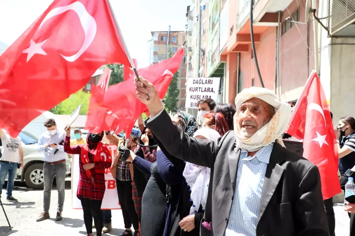 Annelerin sesini müzikle bastıran HDP\'ye tepki