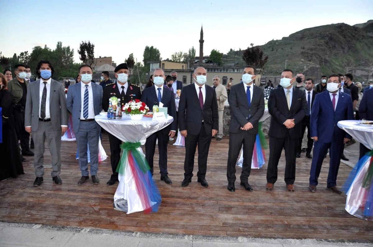 Azerbaycan Cumhuriyeti\'nin 103. kuruluş yıl dönümü kutlandı