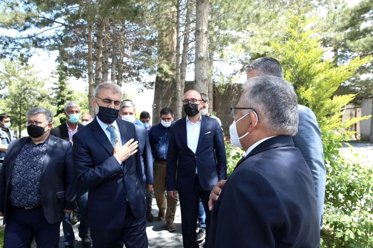 Son dakika haber! Başkan Büyükkılıç\'tan şehit ailesine taziye ziyareti