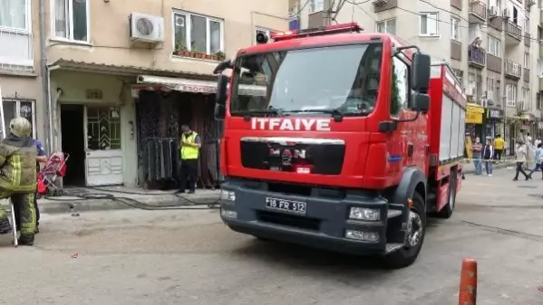 Son dakika haberi... Bursa'da ev yangını; 1'i çocuk 4 kişi dumandan etkilendi