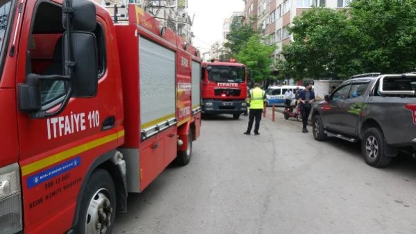 Son dakika haberi... Bursa'da ev yangını; 1'i çocuk 4 kişi dumandan etkilendi