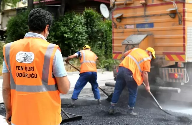 Esenyurt'un yolları yenilenmeye devam ediyor