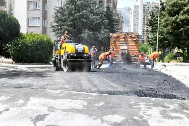 Esenyurt'un yolları yenilenmeye devam ediyor